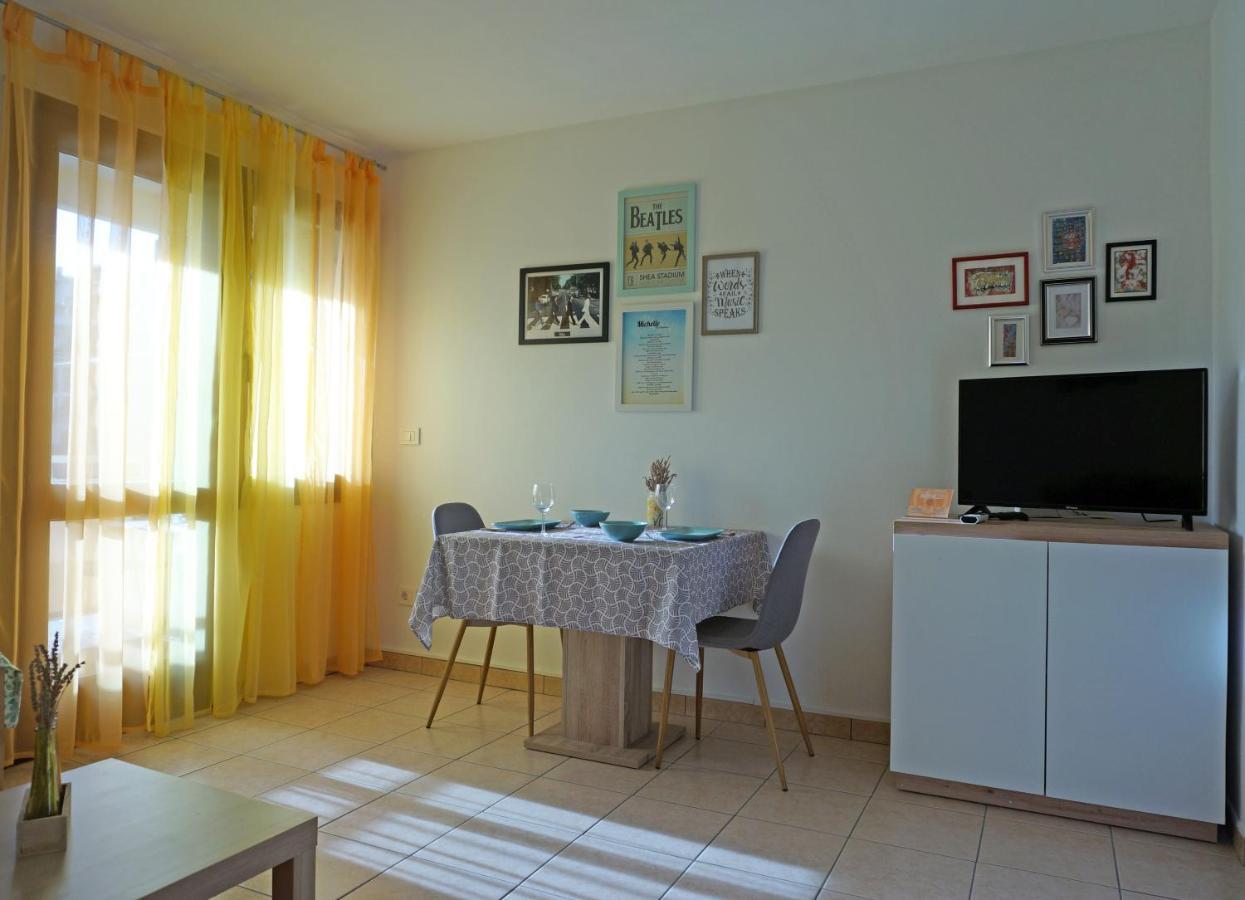Studio Apartment Michelle - Intermezzo With Sea View Rabac Εξωτερικό φωτογραφία