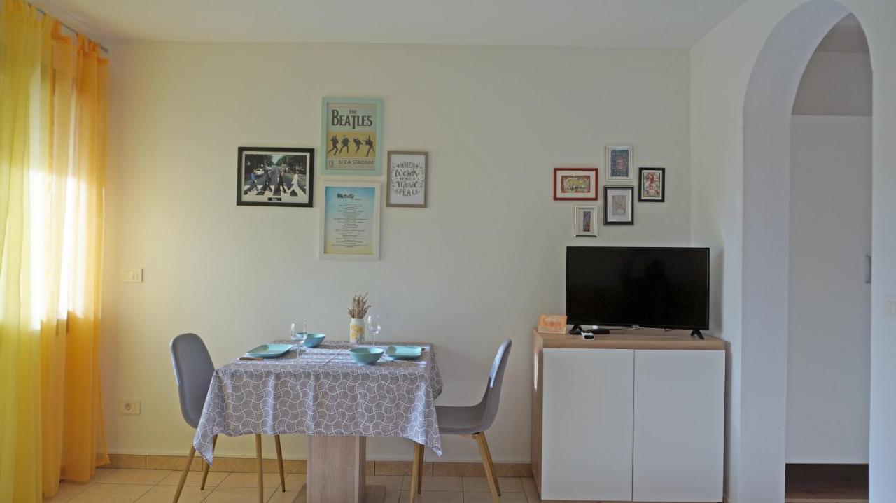 Studio Apartment Michelle - Intermezzo With Sea View Rabac Εξωτερικό φωτογραφία