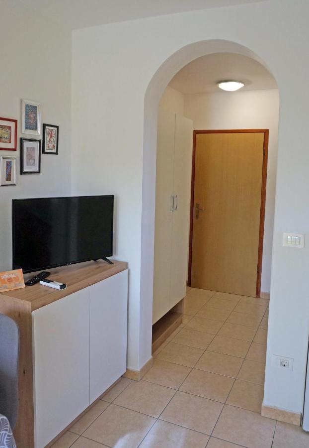 Studio Apartment Michelle - Intermezzo With Sea View Rabac Εξωτερικό φωτογραφία